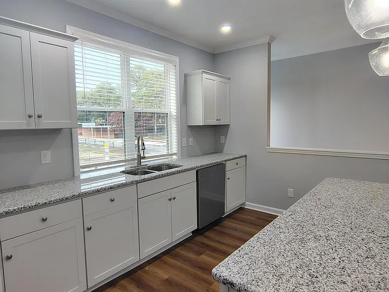1061 Pinecrest Ave NW #B — Photo 6