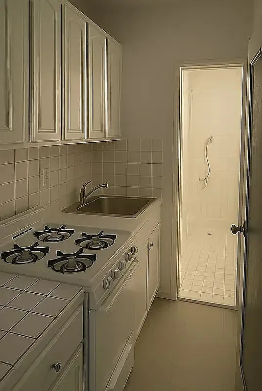 160 Mott Street — Photo 2