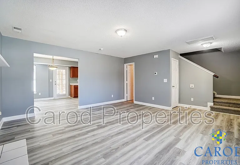 1015 Alston Hill Dr — Photo 8