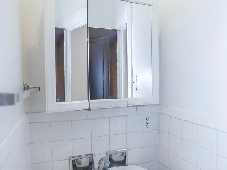 2852 W Eastwood Ave #1 — Photo 8