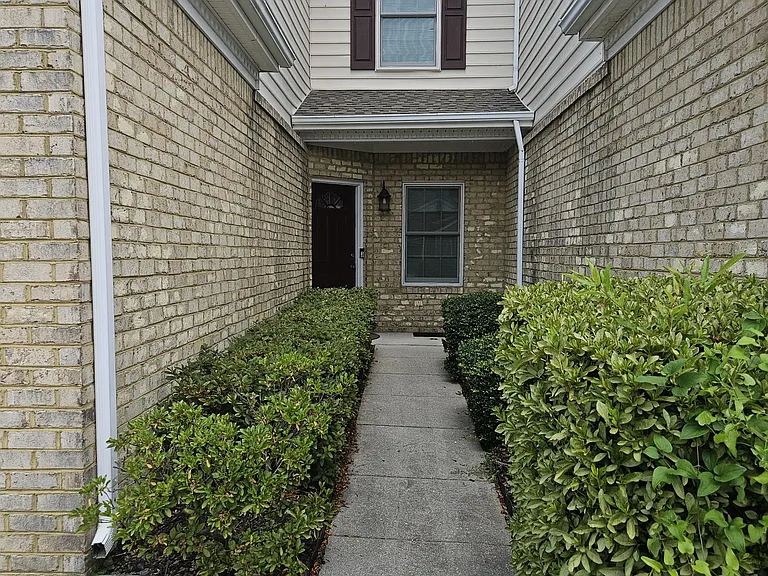 102 Chanticlair Dr — Photo 10