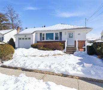 633 Evelyn Avenue, East Meadow, NY, 11554