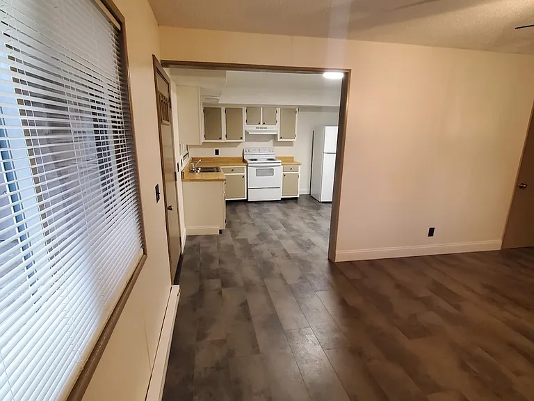 1205 Pine Ave — Photo 3