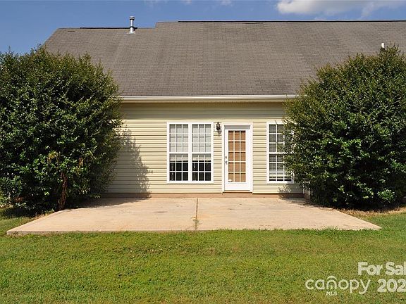 3rd image of 2505 Mintew Cir