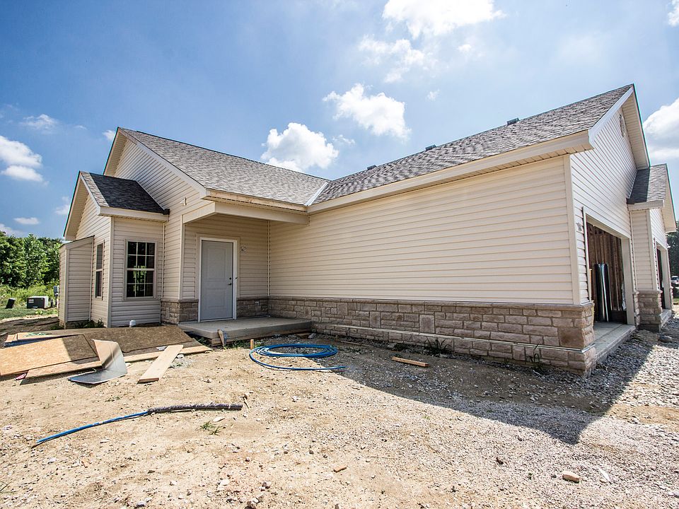 1st image of 105 Braddington Ct