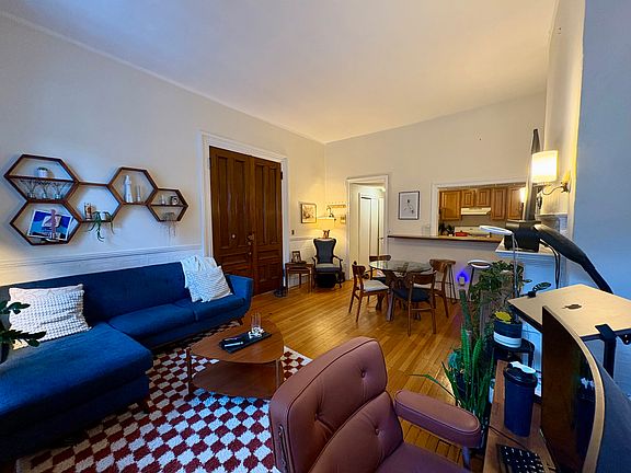 5th image of 16 Hereford St APT 3