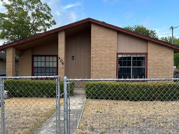 2nd image of 306 Spaatz St