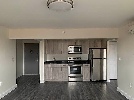 3rd image of 531 Tinton Ave APT 7B
