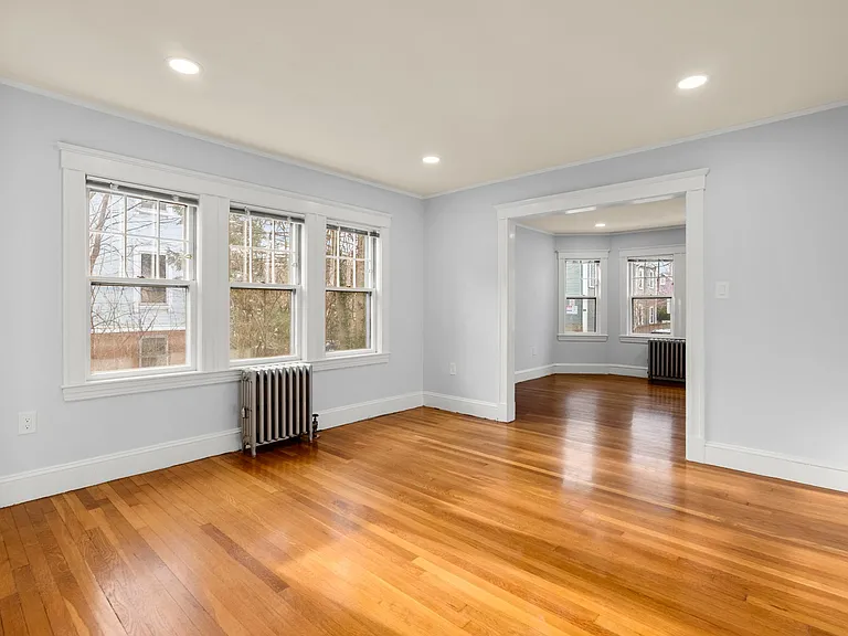 18 Acorn St — Photo 3