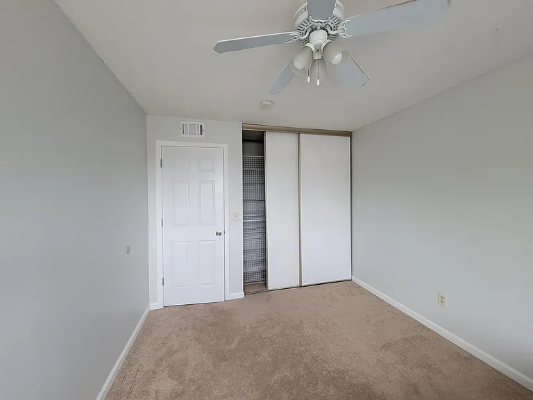 4341 Chatsworth Cir — Photo 13