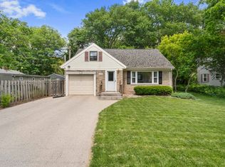 1120 Red Oak Ln, Appleton, WI 54915
