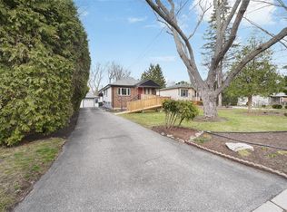 616 Ducharme St, Windsor, ON N9G 1K6