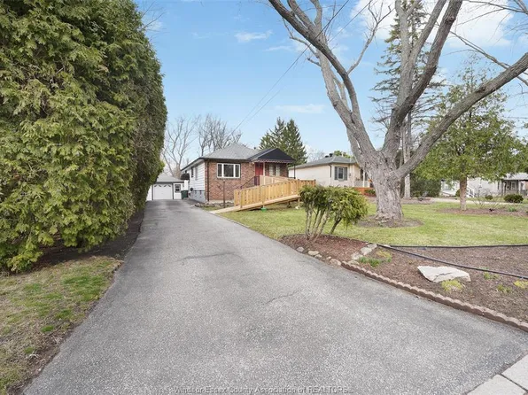616 Ducharme St, Windsor, ON N9G 1K6
