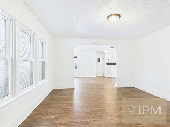 2nd image of 130 W Main St