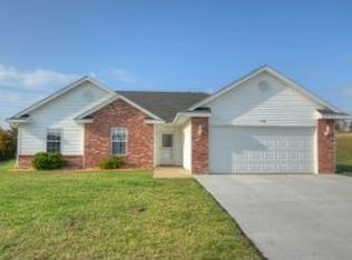 4901 Sandstone Dr, Columbia, MO 65202