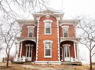 406 5th Ave, Clarence, IA 52216