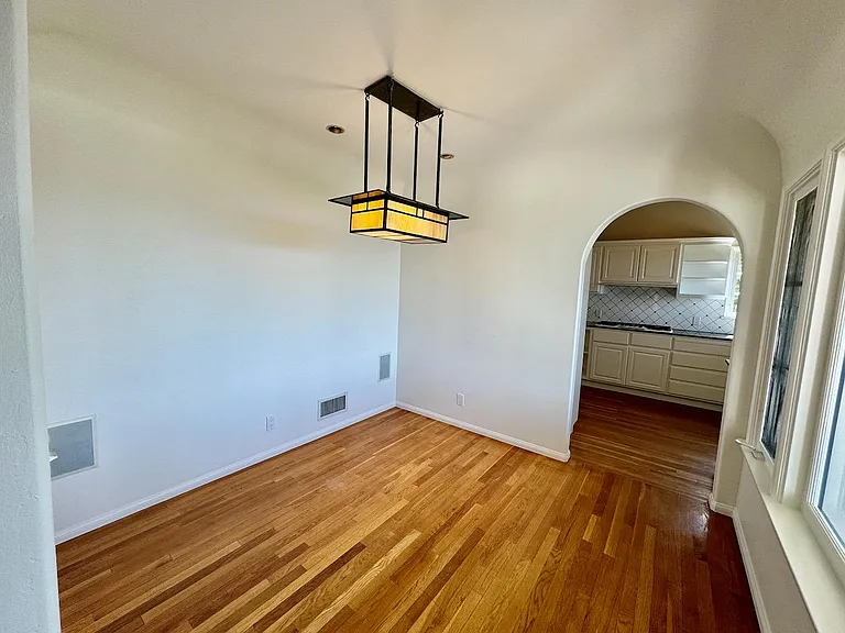 930 Skyline Dr — Photo 5