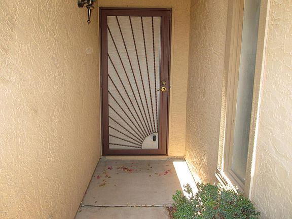 3rd image of 608 W Fordham Dr
