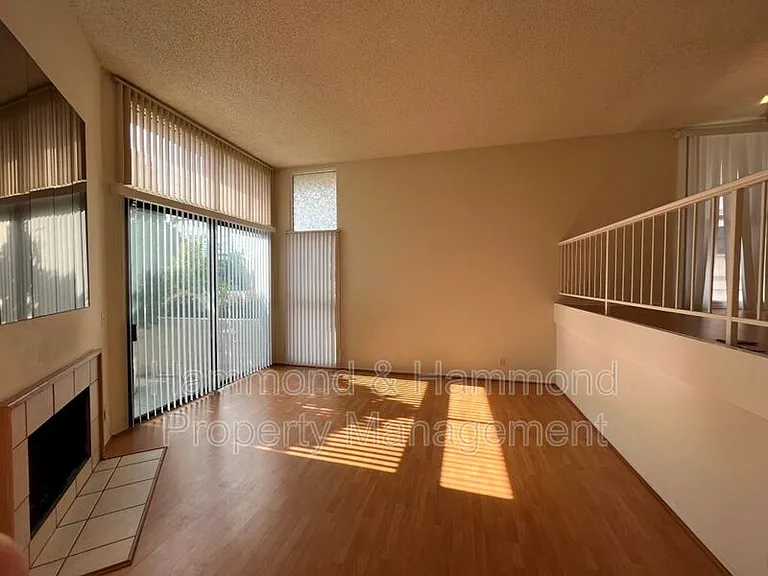 9000 Vanalden Ave #106 — Photo 5