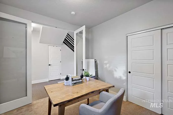 1267 E Spinnaker Ln — Photo 40