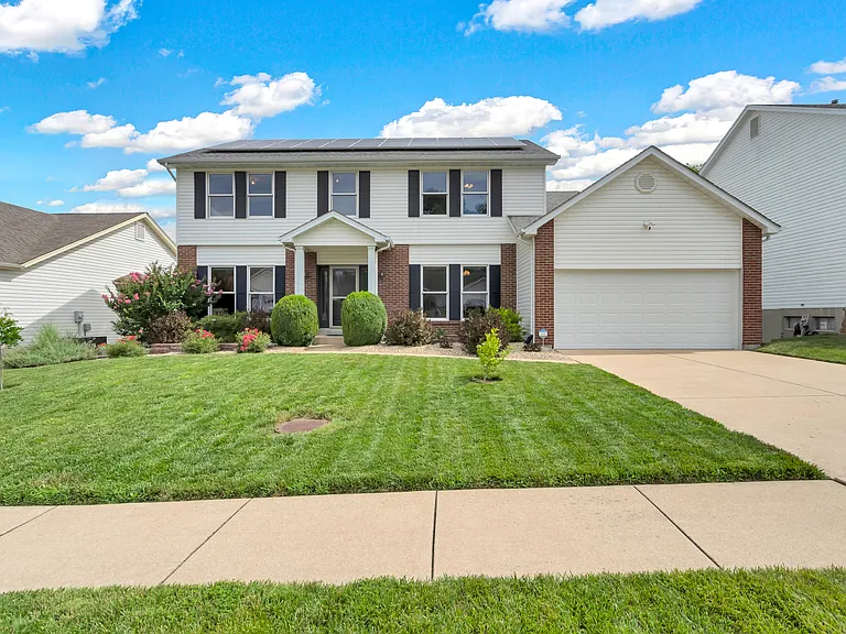 908 Burn Oak Dr — Photo 2