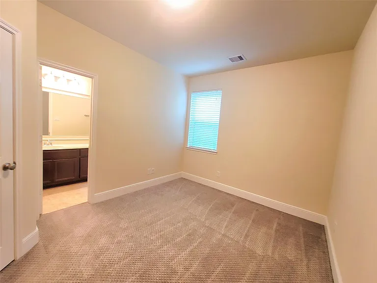 5822 Crawford Hill Ln — Photo 10