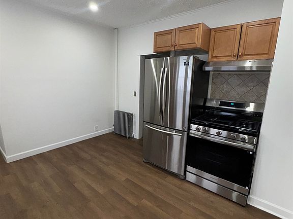 3rd image of 438 4th St Floor 1