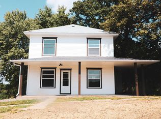 906 10th St, Corning, IA 50841