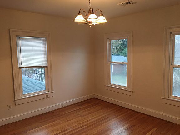 4th image of 218 Lucile Ave