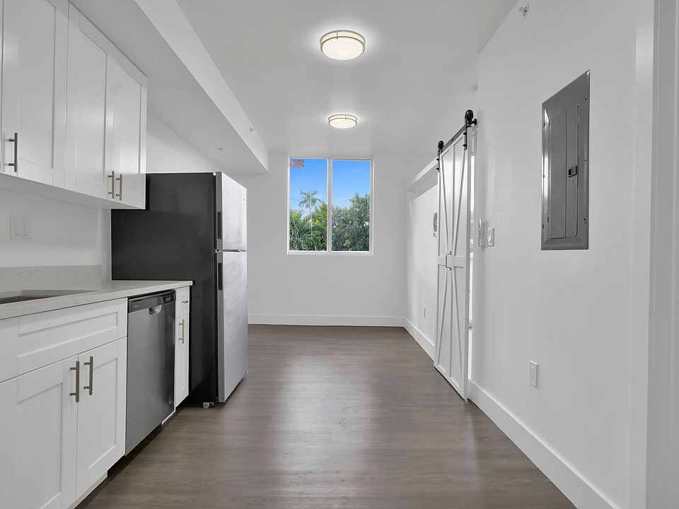 1st image of 1620 NW 18th St #6