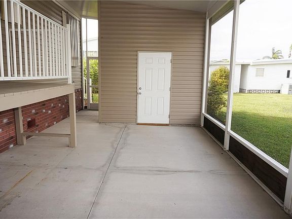 3rd image of 15 Den Helder Ave