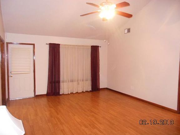 5th image of 305 Cedarwood St
