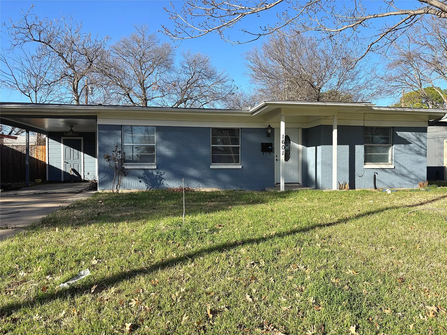 3 bed, 1071 sqft, $2,100 — Photo 3
