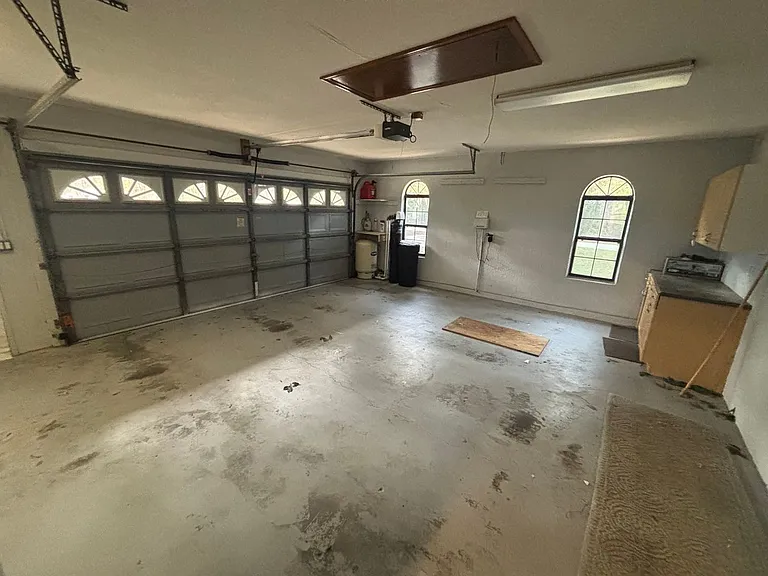 1130 W Olympia St — Photo 16