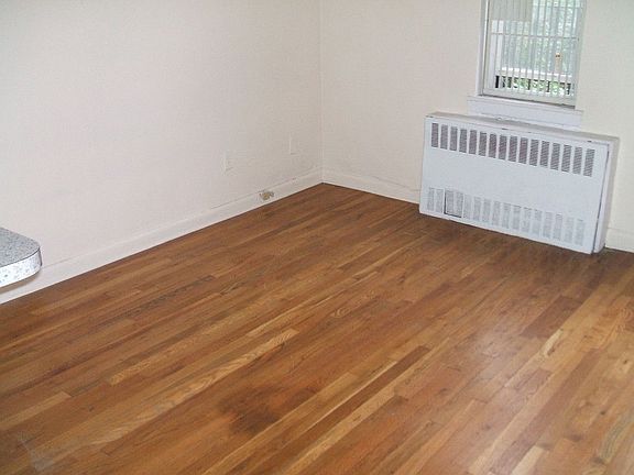 4th image of 313 E 89th St APT 2G