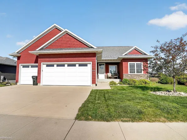 4123 Berry Hill Rd, Cedar Falls, IA 50613