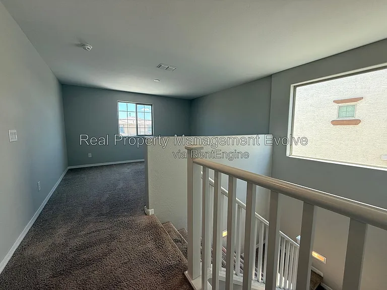 5618 N 87th Dr — Photo 24