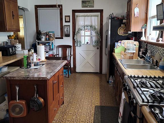 5th image of 1360 Washington Ave