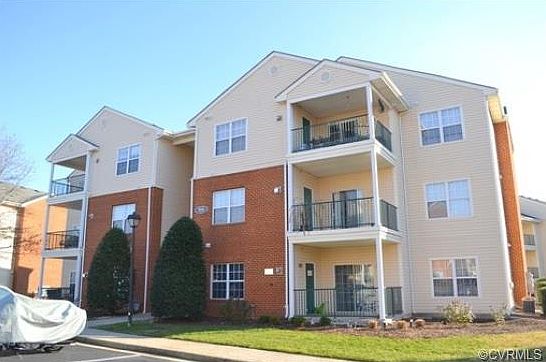 1st image of 810 Brassie Ln APT C