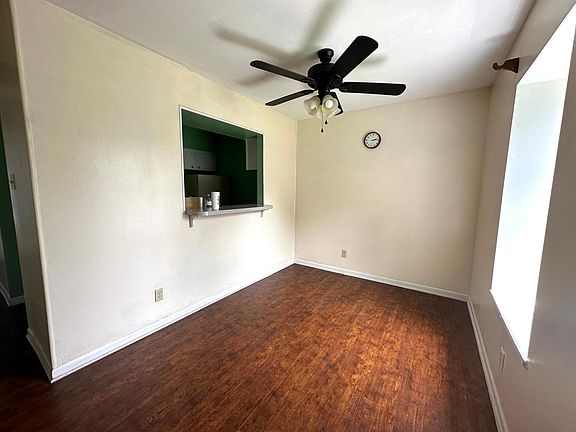 3rd image of 3820 Fairfield Ave Unit 50