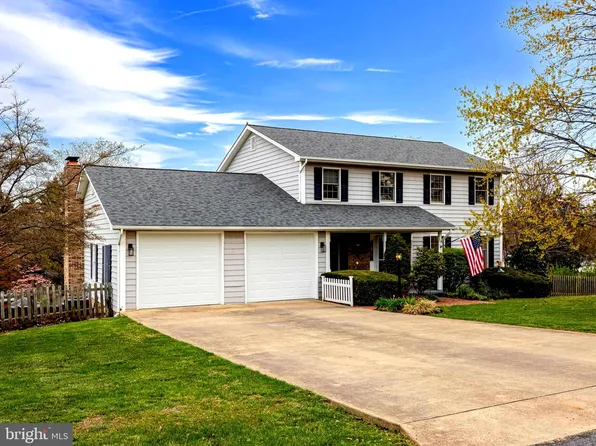 7 Johnson Dr, Luray, VA 22835