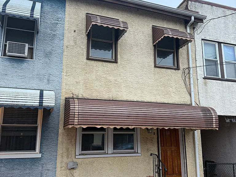 10 W 3rd St — Photo 1