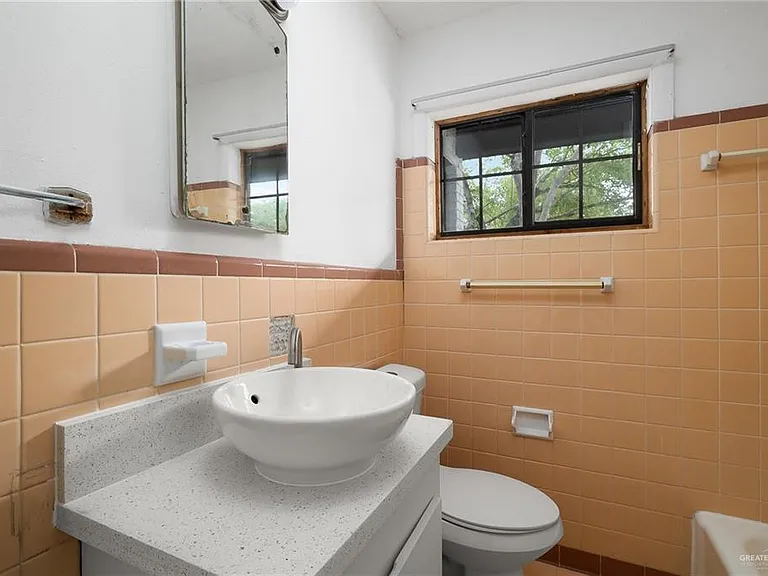 1808 N Cummings Ave — Photo 9