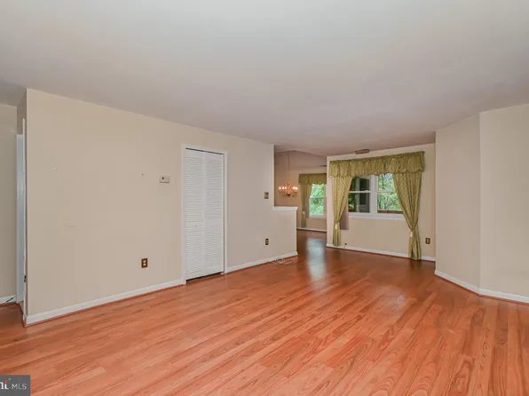 20 Deer Run Ct #G-515, Halethorpe, MD 21227