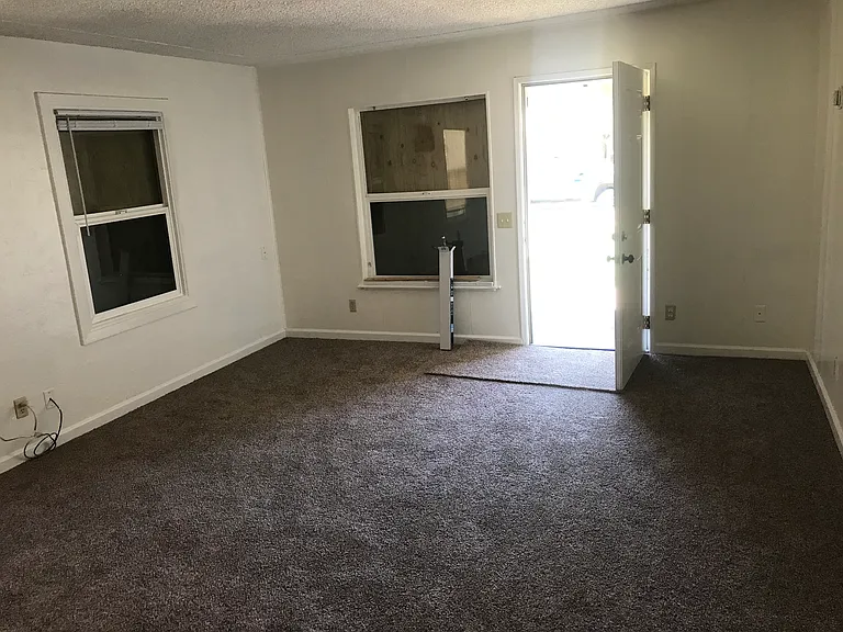 2411 N St — Photo 5