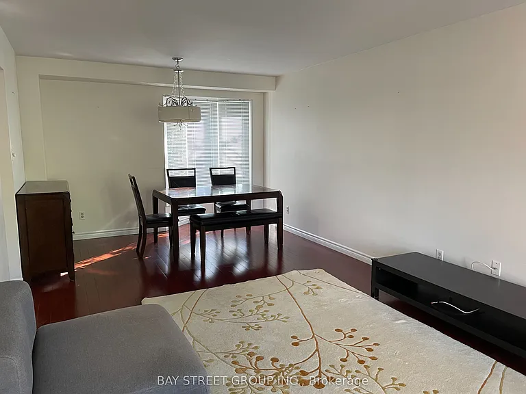 1072 Stephenson Dr — Photo 7
