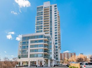 10 Wilby Cres #308, Toronto, ON M9N0B6