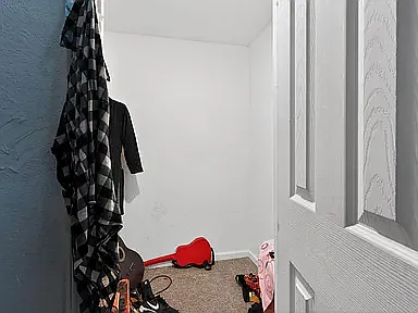 511 W Orange St — Photo 24