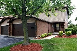 2543 Lake Shore Dr photo 1