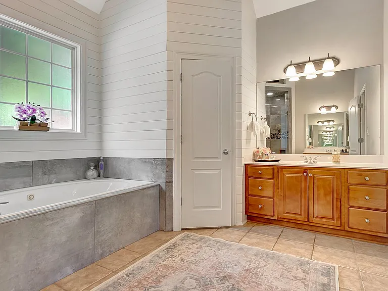 374 Persimmon Dr — Photo 32